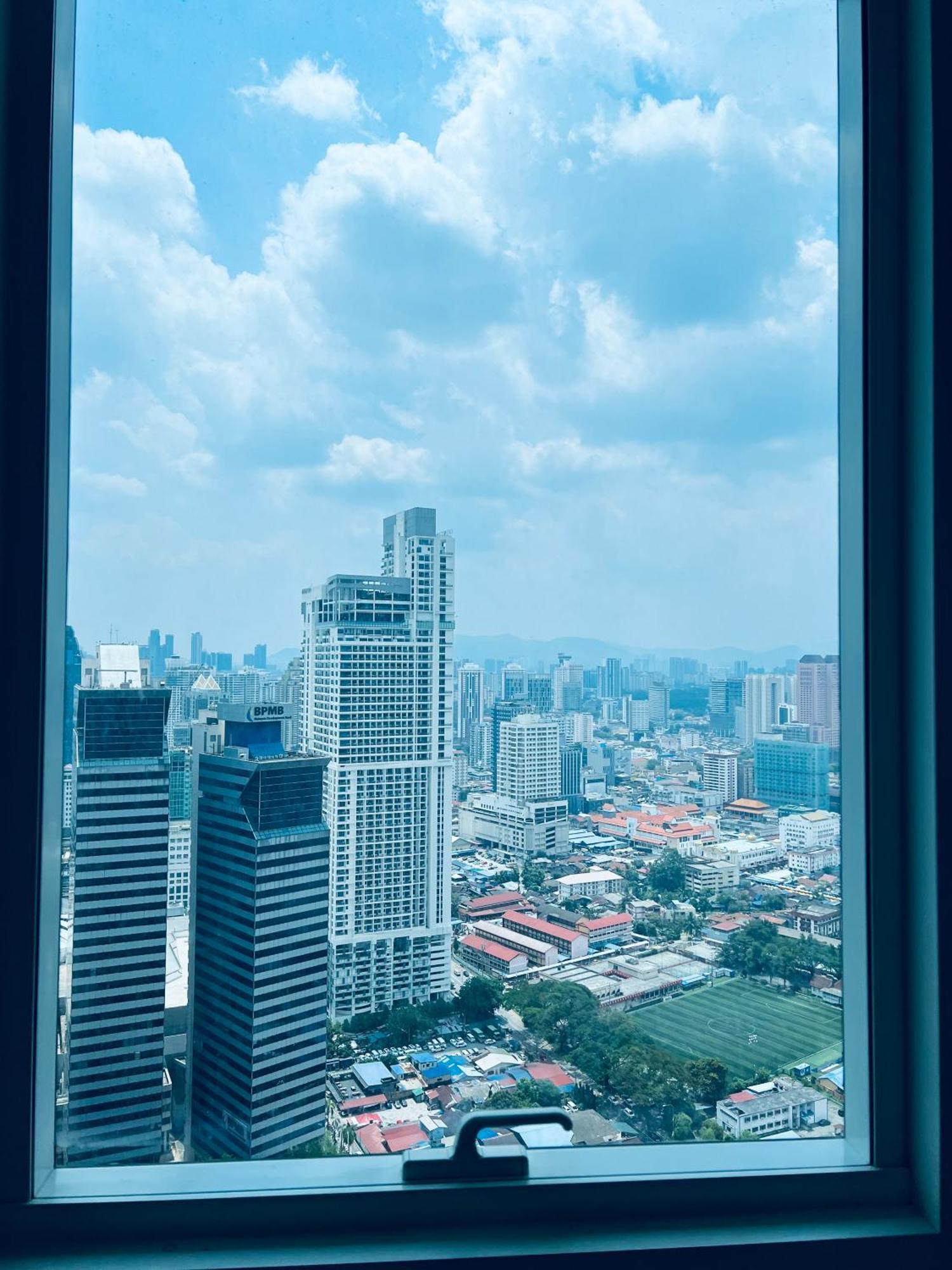 The Platinum Klcc By Moon-sky *